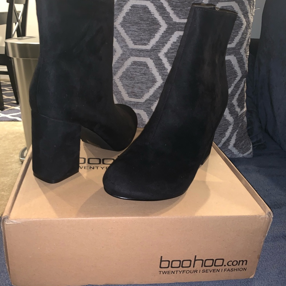 Boohoo Size 10 Black Booties